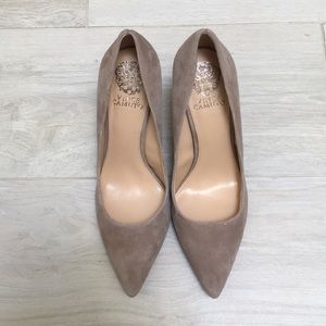 Neutral suede pump